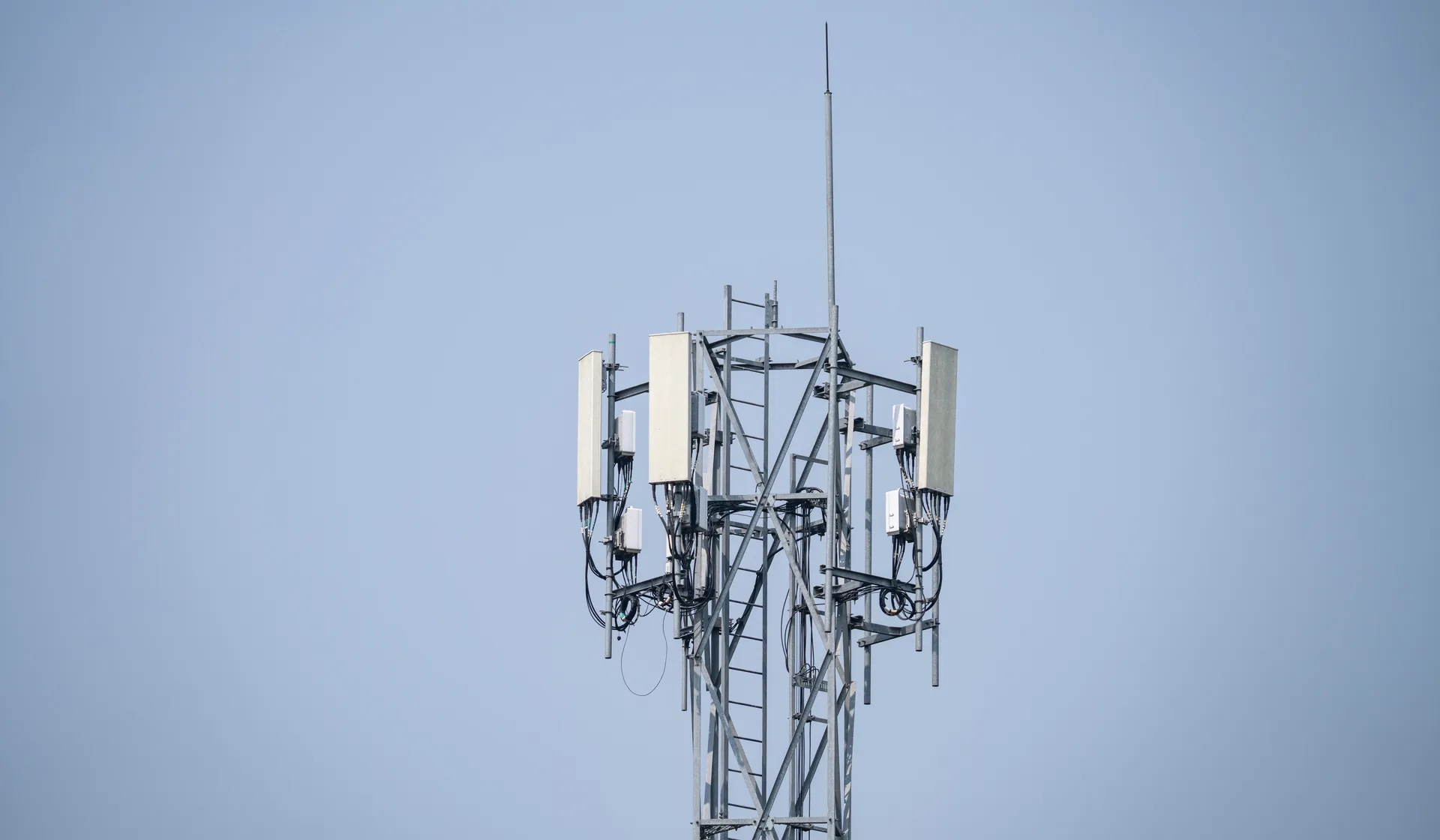 Funkmast der Telekom: Wer baut, wem gehört er, wie entsteht er